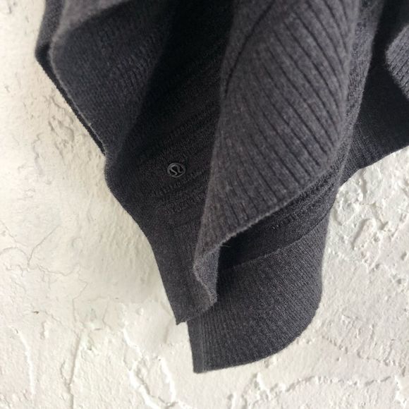 LULULEMON Forward Flow Poncho Gray One Size - Picture 9 of 10